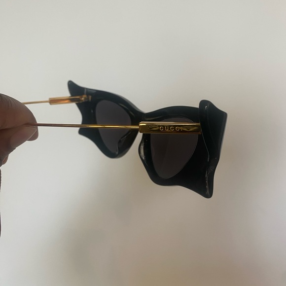 Gucci Cat Eye Sunglasses - Picture 3 of 3